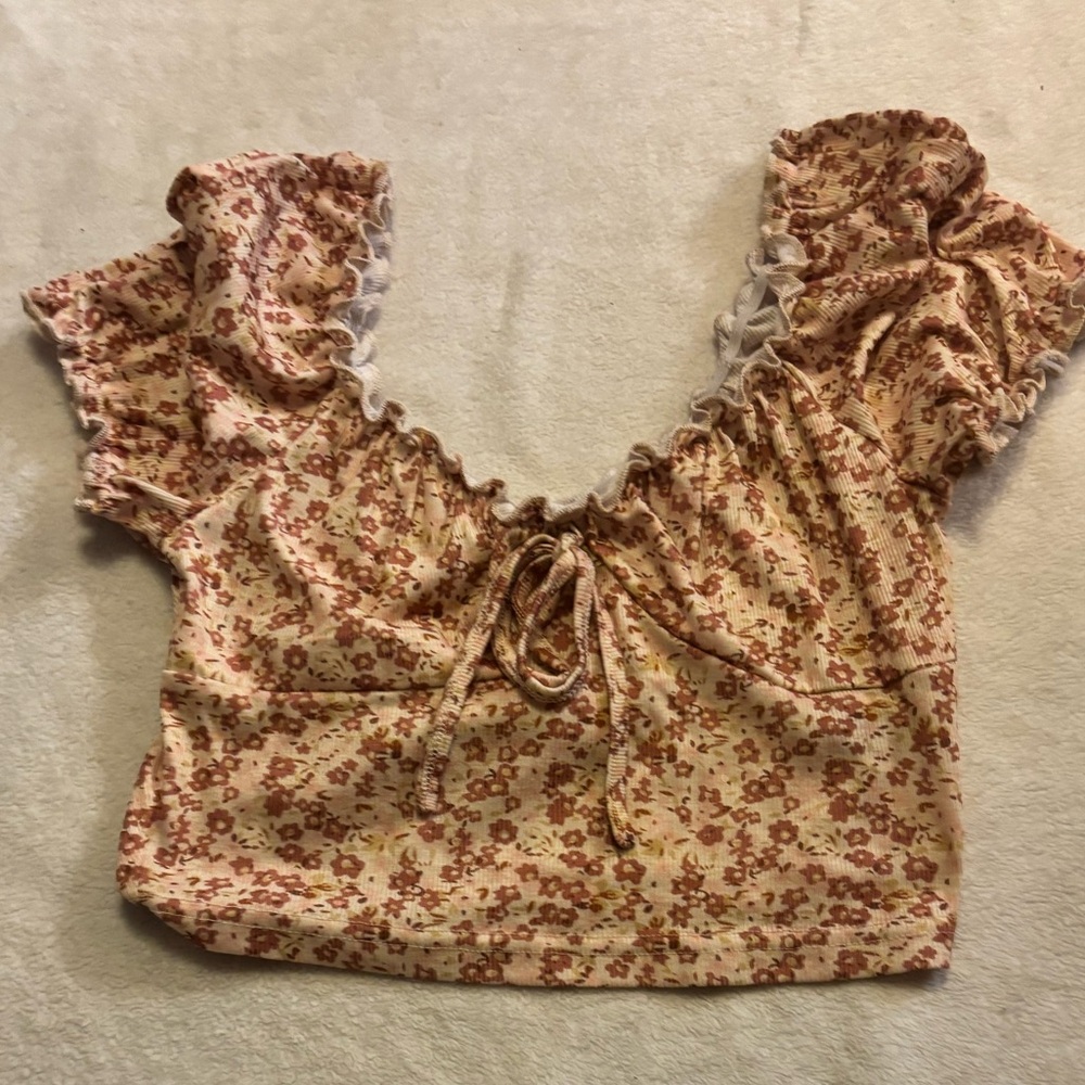 Shein Classic Women’s Ditsy Floral TrimKnot Front Ribbed Crop Top NWOT Size M